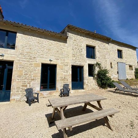 Chateau Des Loups - Les Cypres Echire Exterior foto