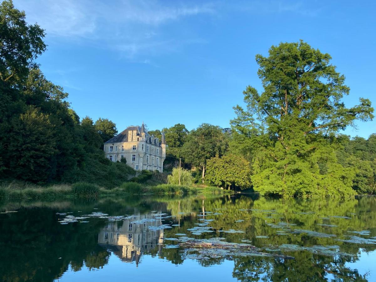 Chateau Des Loups - Les Cypres Echire Exterior foto